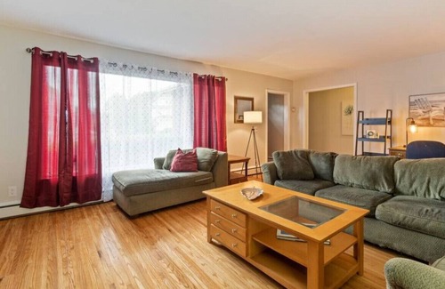 East Irondequoit Casa | Cozy 3-BDRM Ranch in Irondequoit