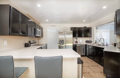 Converse Casa | Cozy 3 Bed, 2.5 BR Home with Amazing Outdoor Deck