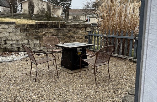 Canton Casa | Cozy 3 bed 2 bath full home retreat - located .5 miles from the HOFV