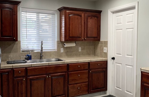 Fresno Casa | Cozy 3 bed/ 2 bath with a Brewery Feel Patio