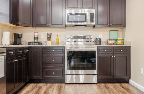 Oxford Casa | Cozy, 3 Bed & 3.5 Bath - Walk to Uptown & Miami U!