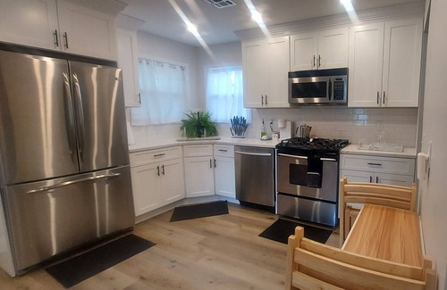 Bayville Casa | Cozy 3 bedroom ranch.