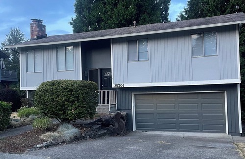 Covington Casa | Cozy 3-bedroom 2.5 bath house in Kent near hospital and shopping centers
