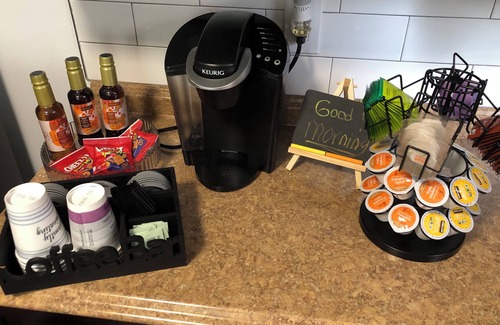 Irving Park Apartamento | Cozy 3-bedroom apartment in beautiful Old Irving Park, Chicago with AC, WiFi