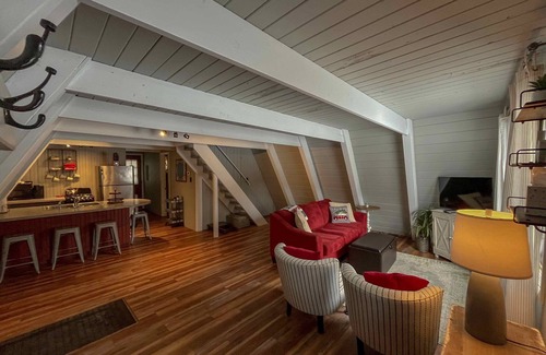 Harbor Springs Cabina | Cozy 3-bedroom cabin near beautiful Harbor Springs