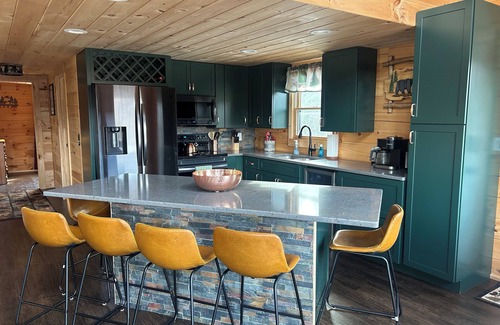 Campton Cabina | Cozy 3-bedroom cabin in lovely Campton with AC, WiFi