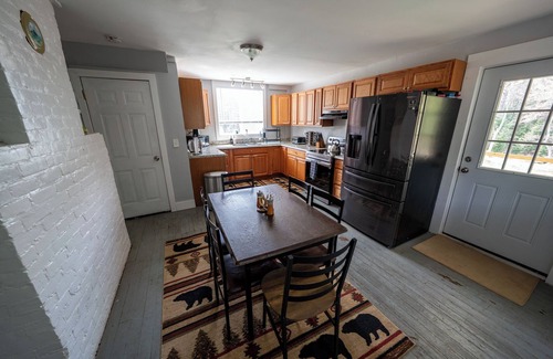 Boonville Cabina | Cozy 3 Bedroom Cabin in the Adirondack Foothills