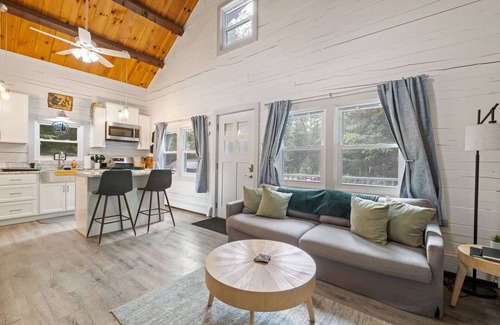 Bath Cabina | Cozy 3-bedroom Cabin in gorgeous White Mountains with WiFi, AC