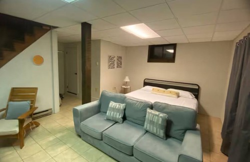 Beach Haven Chalet De Esquí | Cozy 3-bedroom chalet in charming Nescopeck with AC, WiFi, Hot Tub, King Beds