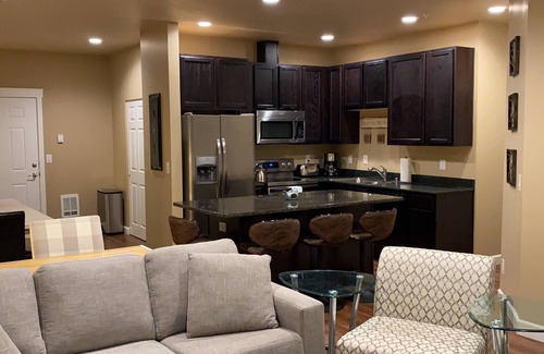 Burien Condominio | Cozy 3 bedroom Condo on 2nd/Top floor