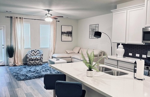 Katy Condominio | Cozy 3-bedroom condo with WiFi, AC in nice Katy