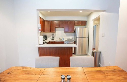 Nauck Apartamento | Cozy 3 Bedroom/Great Location