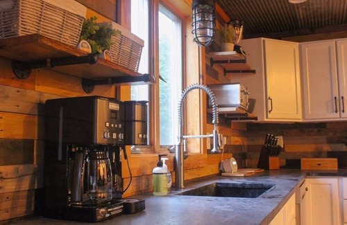Eustis Cabina | Cozy 3-Bedroom Hideaway on ATV/Snowmobile Trails