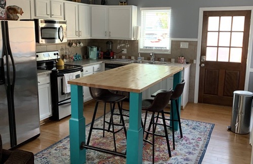 Irvington Casa | Cozy 3 bedroom home in the heart of Irvington