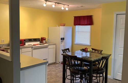 Pineland Casa | Cozy 3 Bedroom Home, Close to 3 Major Cities