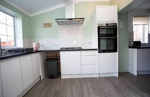 Luton Casa | Cozy 3-Bedroom Home in Luton