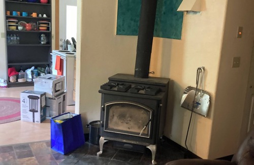 McGrath Casa | Cozy 3-bedroom house with AC and WiFi in welcoming McGrath