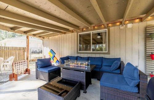 Coeur d'Alene Casa | Cozy 3-Bedroom Retreat with Fenced Yard, Games & BBQ- Pet Friendly