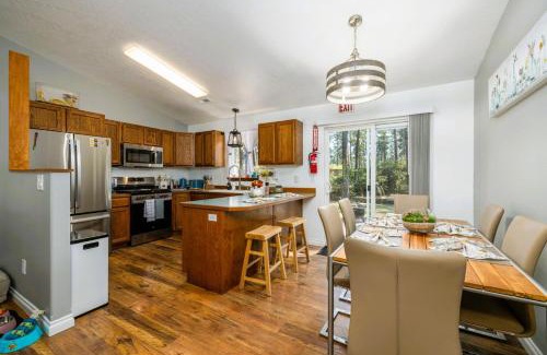 Coeur d'Alene Casa | Cozy 3-Bedroom Retreat with Fenced Yard, Games & BBQ- Pet Friendly