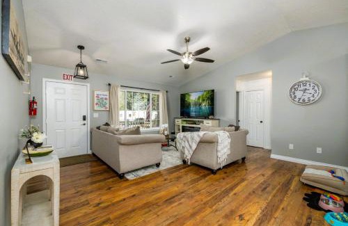 Coeur d'Alene Casa | Cozy 3-Bedroom Retreat with Fenced Yard, Games & BBQ- Pet Friendly