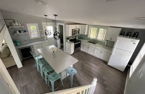 Windham Cabaña | Cozy 3 bedroom seasonal cottage with very short walk to private community beach