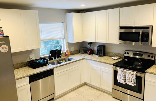 Fairvilla Casa | Cozy 3 bedroom second floor unit