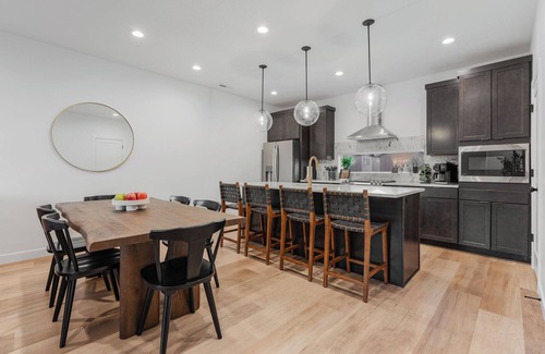 Mountain Green Casa | Cozy 3-bedroom townhome in Mountain Green with WiFi, AC. 12 min to Snowbasin