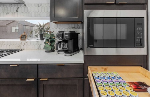 Mountain Green Casa | Cozy 3-bedroom townhome in Mountain Green with WiFi, AC. 12 min to Snowbasin