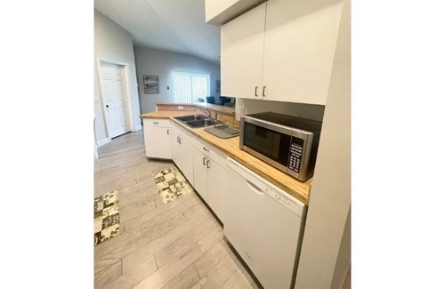 Westminster Casa | Cozy 3-bedroom unit with free parking