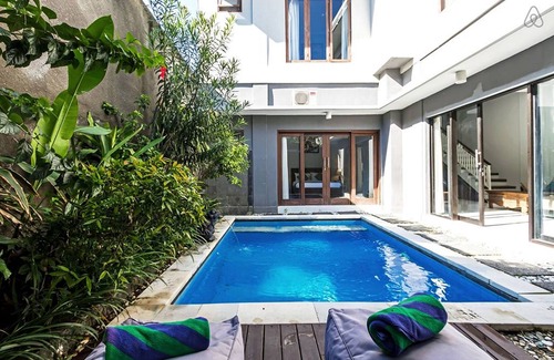 Nakula Villa | Cozy 3 bedroom Villa close to double six beach