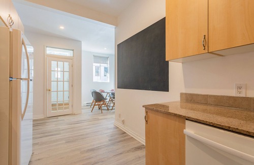 Pointe-Saint-Charles Apartamento | Cozy 3 bedrooms app near Metro