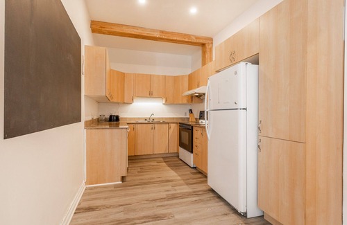 Pointe-Saint-Charles Apartamento | Cozy 3 bedrooms app near Metro