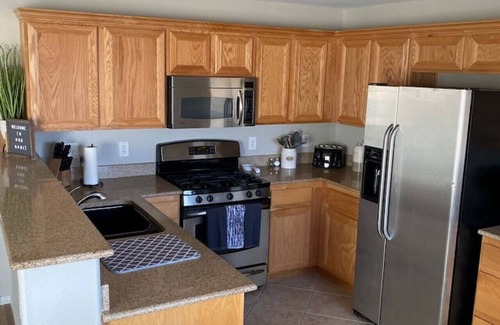 Henderson Casa | Beautiful Home Near Las Vegas Strip & Raiders Stadium w/ King Bed Can Stay Long!