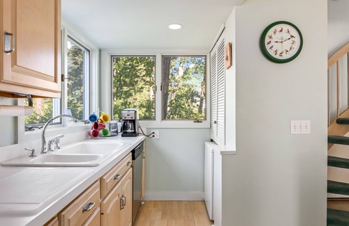 Biddeford Pool Casa | Cozy 3 BR Cottage On Hills Beach