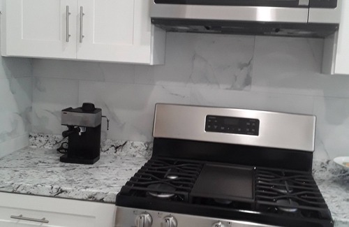 West New York Apartamento | Cozy 3 BR for U Near Manhattan View, 15 Min to NYC