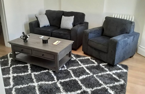West New York Apartamento | Cozy 3 BR for U Near Manhattan View, 15 Min to NYC