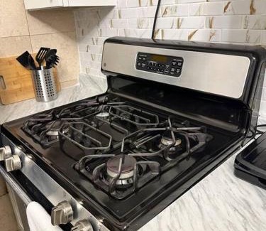 North Bergen Apartamento | Cozy 3 BR suite, 15 min to NYC &Times Sq