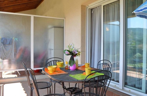 Sainte-Maxime Apartamento | Apartamento en Sainte Maxime: 3 habitaciones, piscina, terraza, cerca de playa