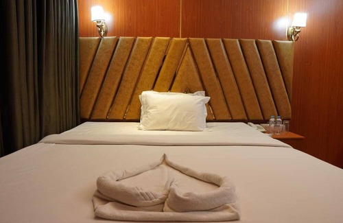 Uttara Hotel | Cozy 37-bedroom hotel with WiFi, AC in lovely Dhaka