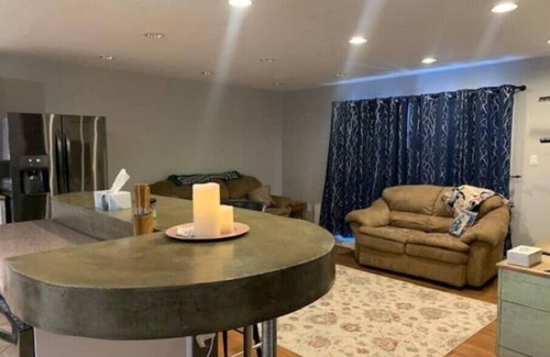 Reno Casa | Cozy 3bd. 2bth home, Panoramic views, near UNR, DT, FRWY & RENO AIRPORT.