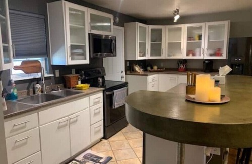 Reno Casa | Cozy 3bd. 2bth home, Panoramic views, near UNR, DT, FRWY & RENO AIRPORT.