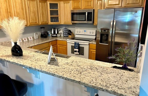 Gainesville Casa | Cozy 3BR/3BA Gainesville Getaway w/ Parking