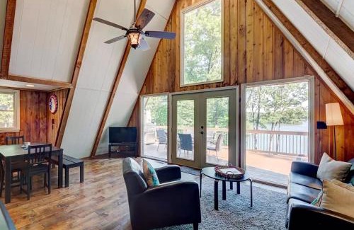 Dawsonville Chalet De Esquí | Cozy 3BR Cabin with Lake View in Dawsonville