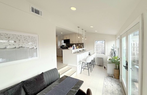 Jefferson Manor Cabaña | Cozy 3BR Cottage w/Metro Access minutes to Old Town, Alexandria!