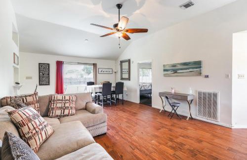 Dickinson Casa | Cozy 3BR Home Escape, Modern & Serene