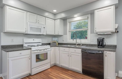 Bay City Casa | Cozy 3BR Home Near Park & Shops
