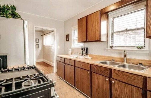 Pontiac Casa | "Elizabeth Lake Rd. House"