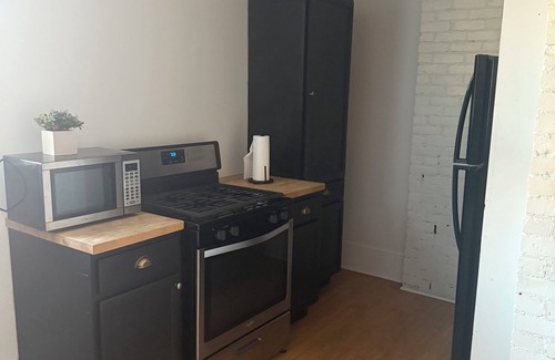 Buffalo Casa | Cozy 3BR Lower Unit home in South Buffalo Near Downtown