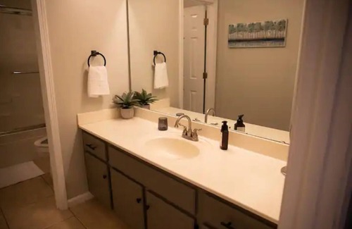 Tupelo Casa | Cozy 3BR near everything in Tupelo! King bed!