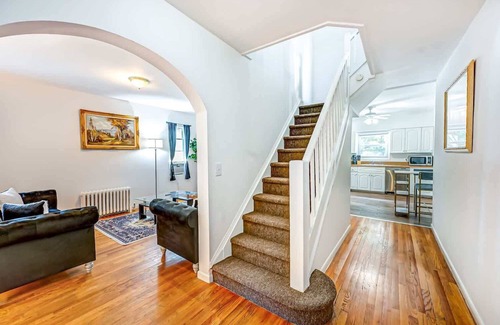 Huntington Casa | Cozy 3BR Near Huntington's Nightlife & Beach